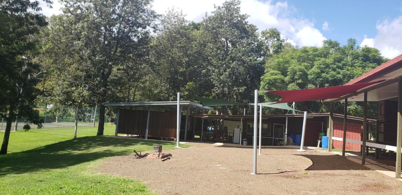 Christmas Creek Cafe & Cabins Lamington ภายนอก รูปภาพ