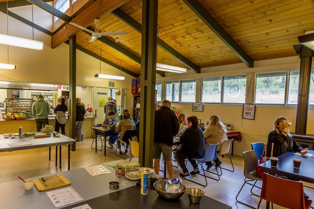 Christmas Creek Cafe & Cabins Lamington ภายนอก รูปภาพ