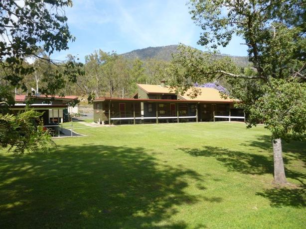 Christmas Creek Cafe & Cabins Lamington ภายนอก รูปภาพ
