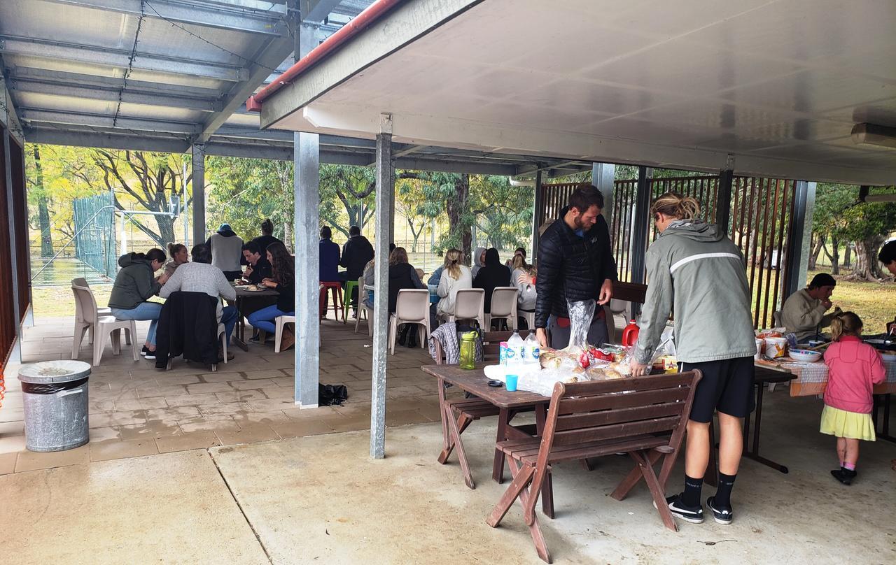 Christmas Creek Cafe & Cabins Lamington ภายนอก รูปภาพ
